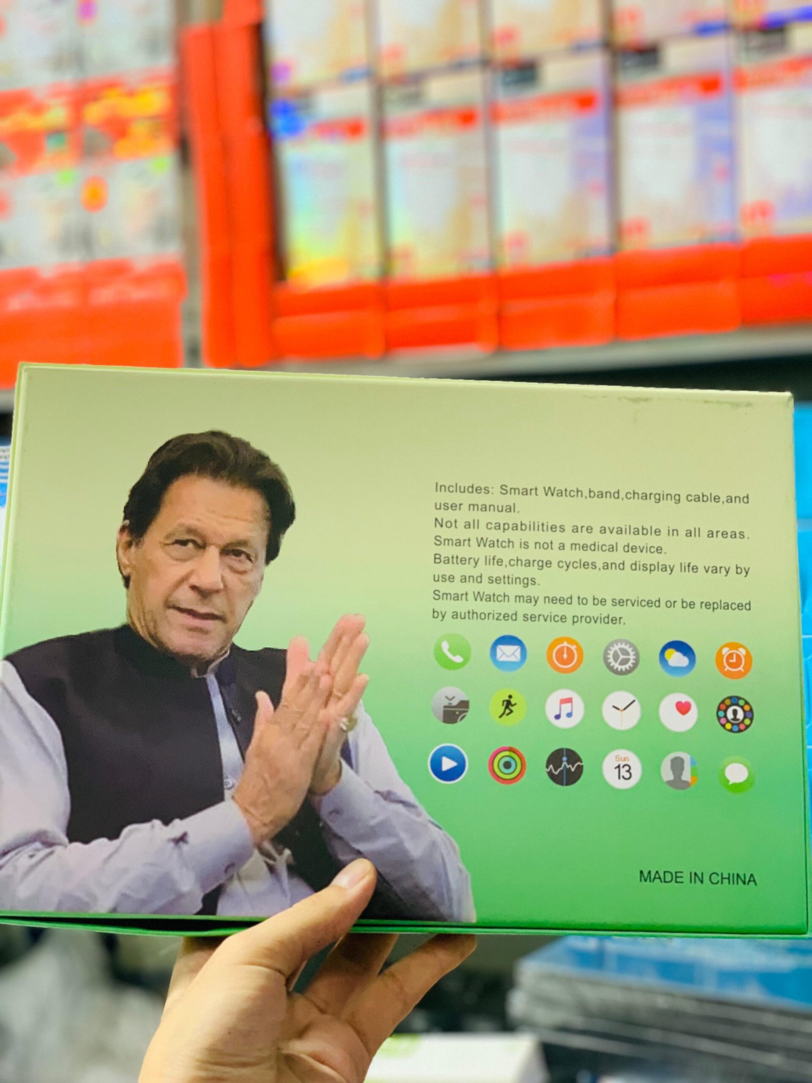 Q804 Imran Khan New Model Watch – Golden Color with 7 Straps & Original Metal Strap - Image 5